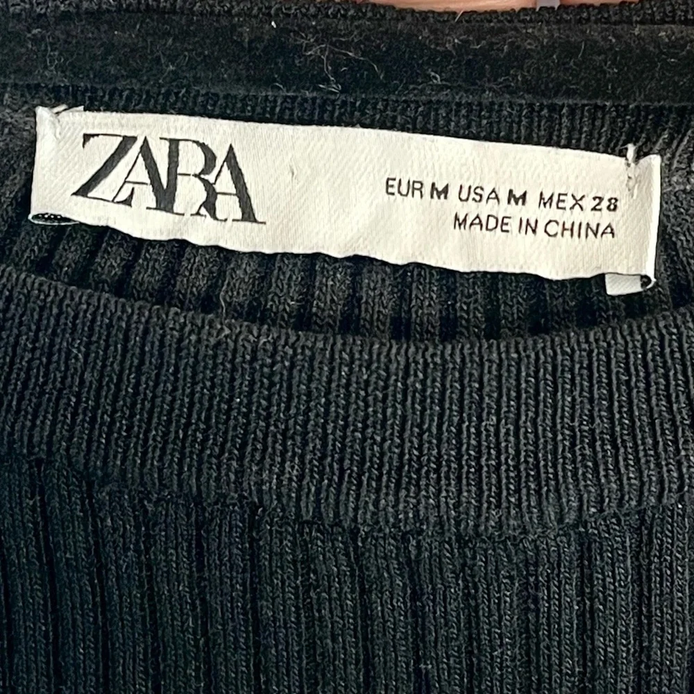 NWOT Zara Black Cropped Sweater Gold Button Sleeves - Picture 8 of 10